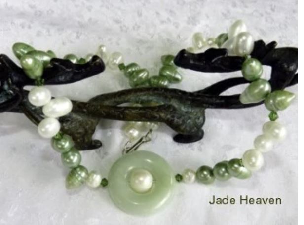 What Kind of Jade Should I Buy for Gift Giving?