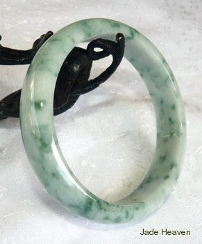 "Butterfly Tracks" Green Veins on White Jadeite Jade Vintage Bangle Bracelet 62.5mm, Grade A Natural Color (JHBB263)